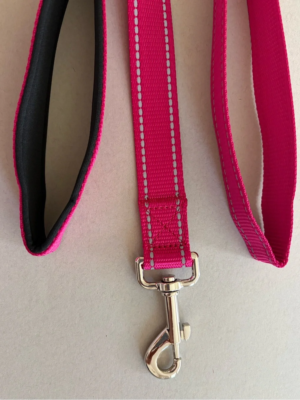 Pink 4 FT Nylon Dog Leash w/Silver Clip, Reflective Stitching & Padded Handle.